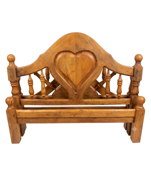 CAMA CORAZÓN ALGARROBO